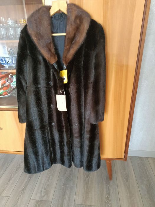 Шубы, пальто в хорошем состоянии