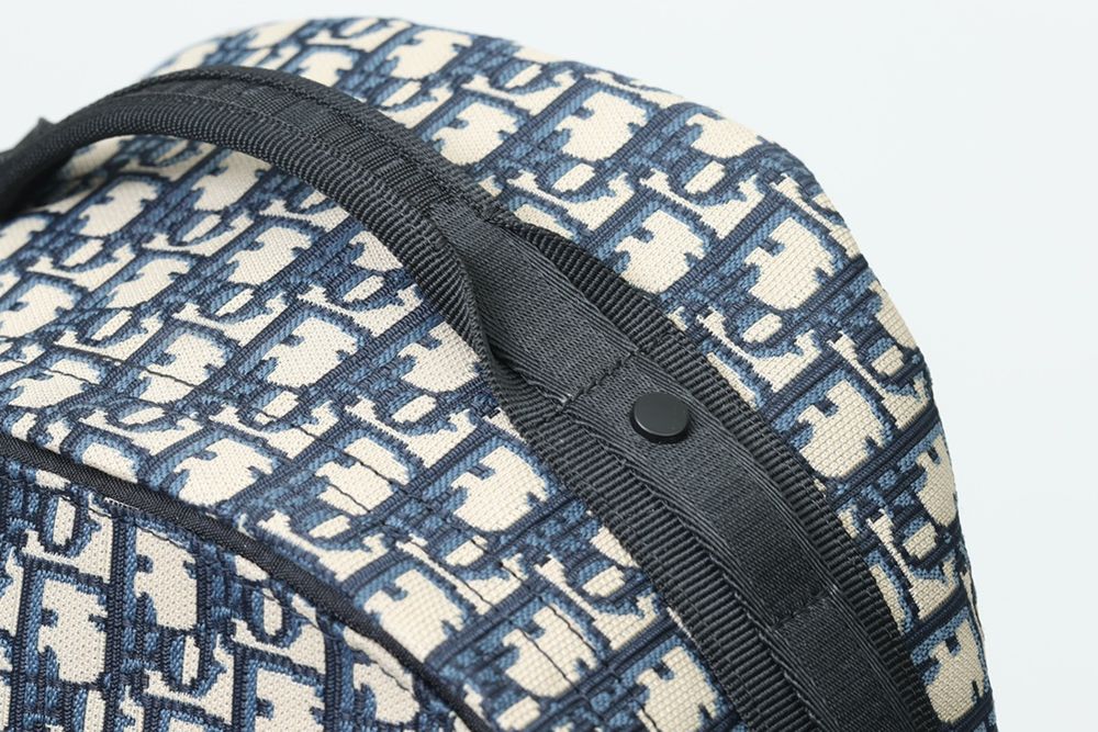 Rucsac Christian Dior, tip apremium
