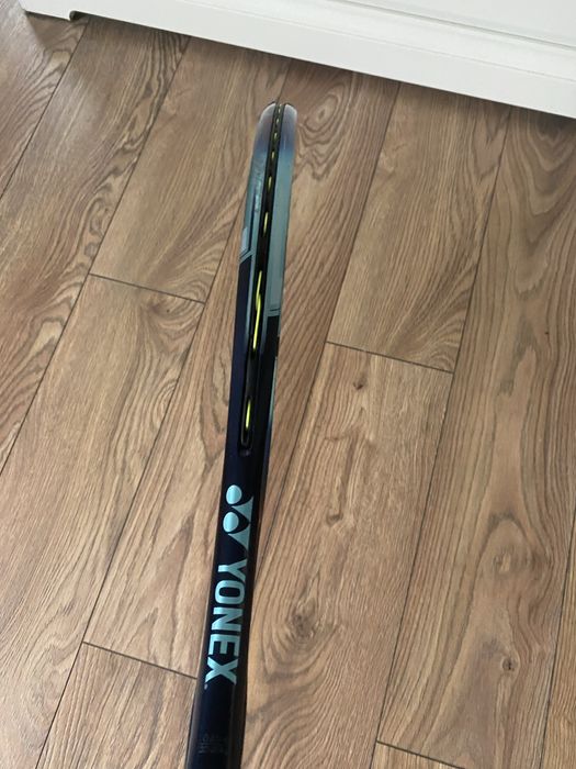 Racheta Yonex Ezone 98,greutate 305g,cap 98,maner 2