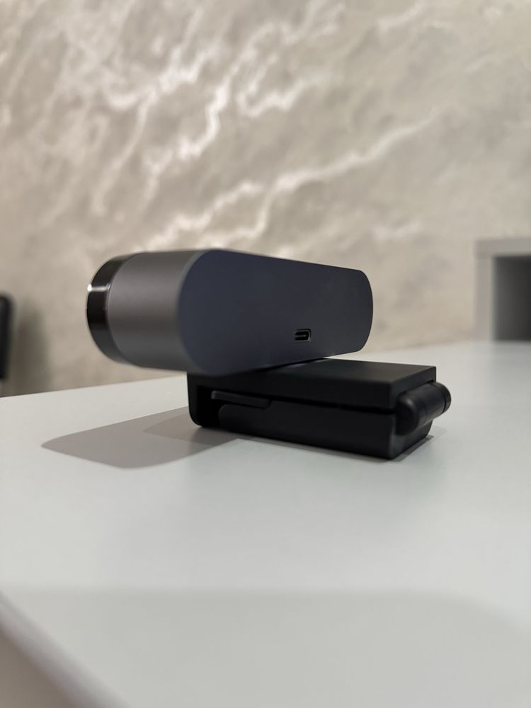 Продаю веб-камеру Logitech 4k pro