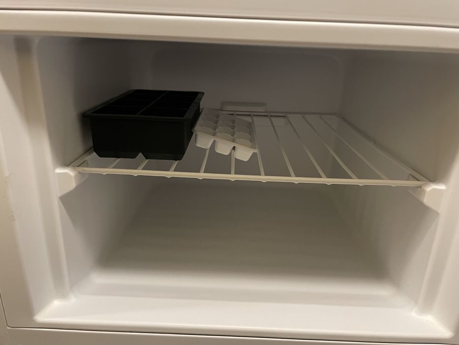 Heinner HF-V240F+ Хладилник 240л, механичен контрол