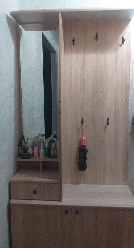 Продам шкаф для прихожей
