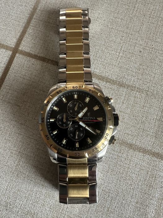 Часовник Festina