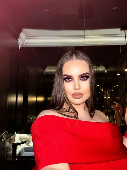 MUA(Make-up Artist Profesional) cu diplomă acreditată