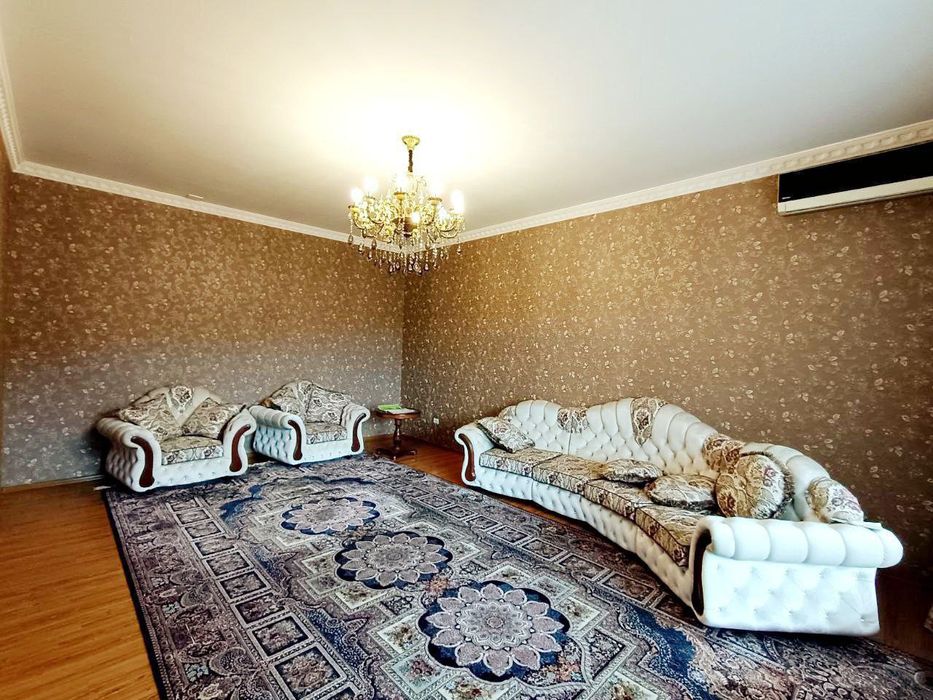 Продается дом  3 уровня . 588м2. 5 соток.Циалковская ул. Археологическ