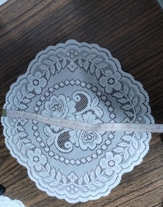 Set de milieuri din dantelă vechi  în stare foarte buna