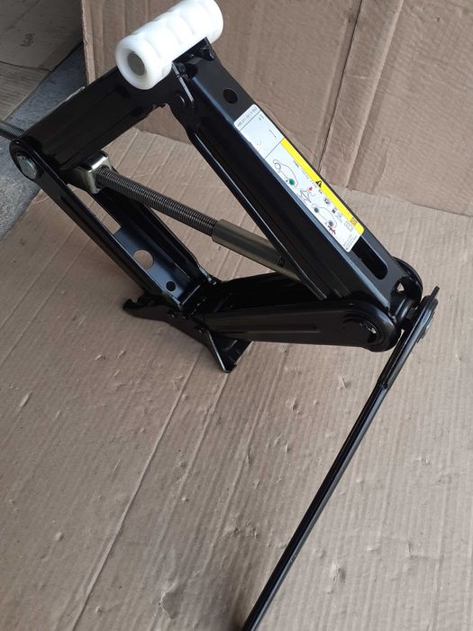 Cric AUDI Q8, Q7, VW Touareg, PORSCHE Cayenne