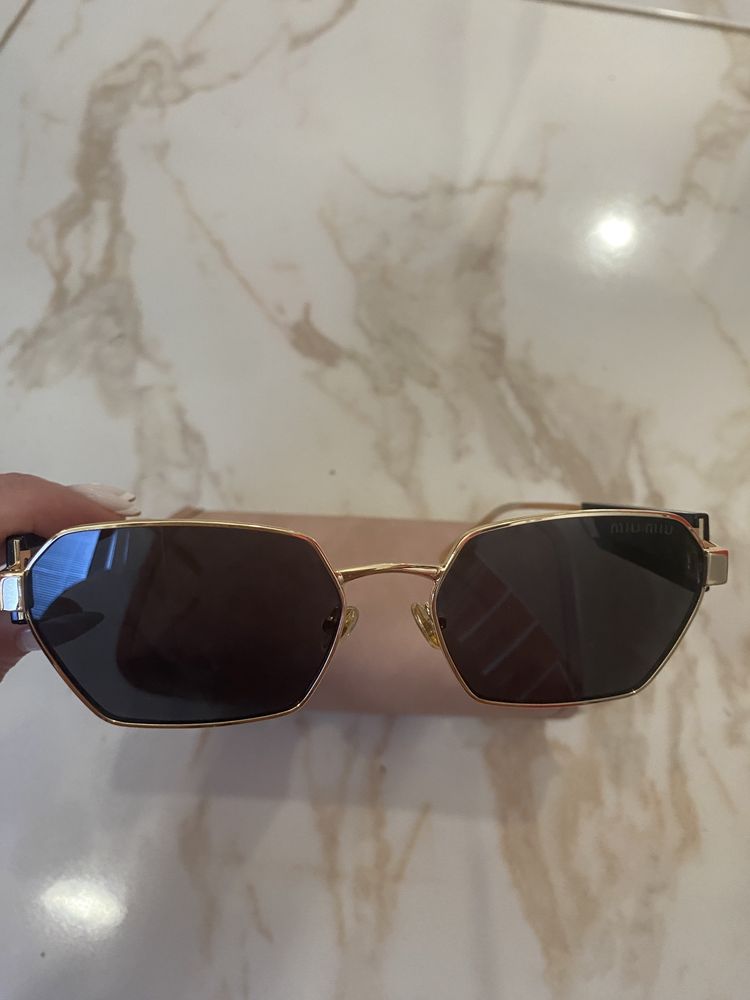 Слънчеви очила Miu miu