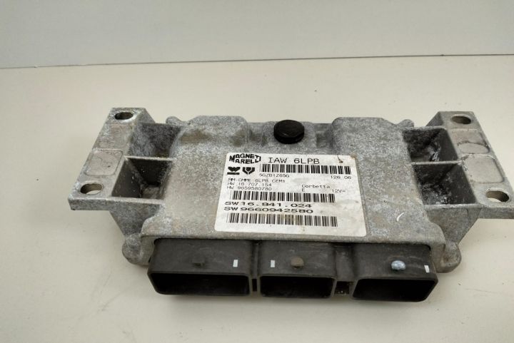 Calculator ECU  Magneti Marelli 16841024 / 9660942580 Peugeot 407 pri