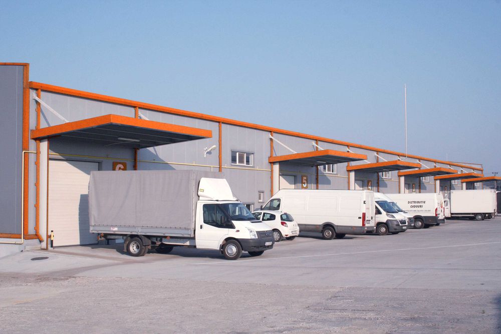 De inchiriat depozit / hala / birouri /  Craiova 300mp