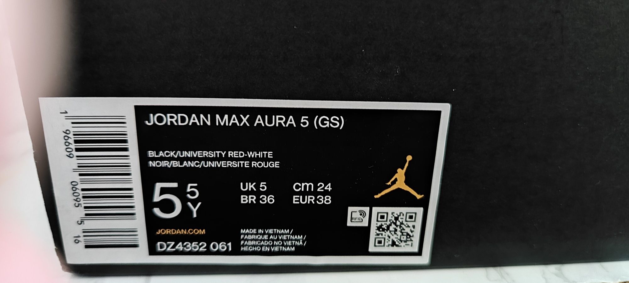 Юношески маратонки Jordan Max Aura 5