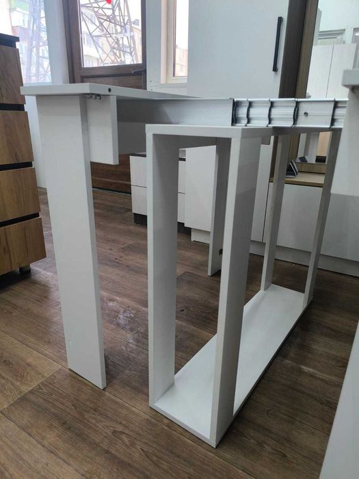 Продам стол трансформер 3 метра