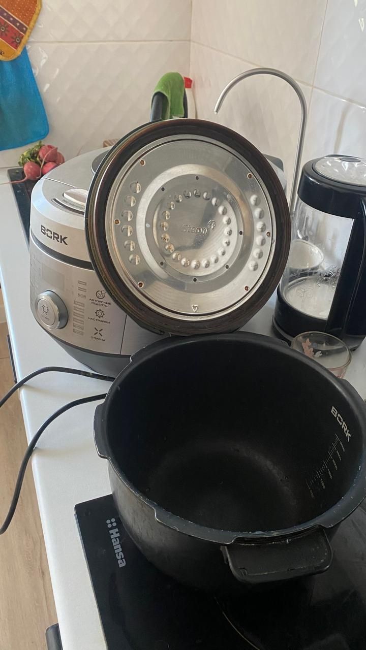 Срочно продам  мультиварку BORK
