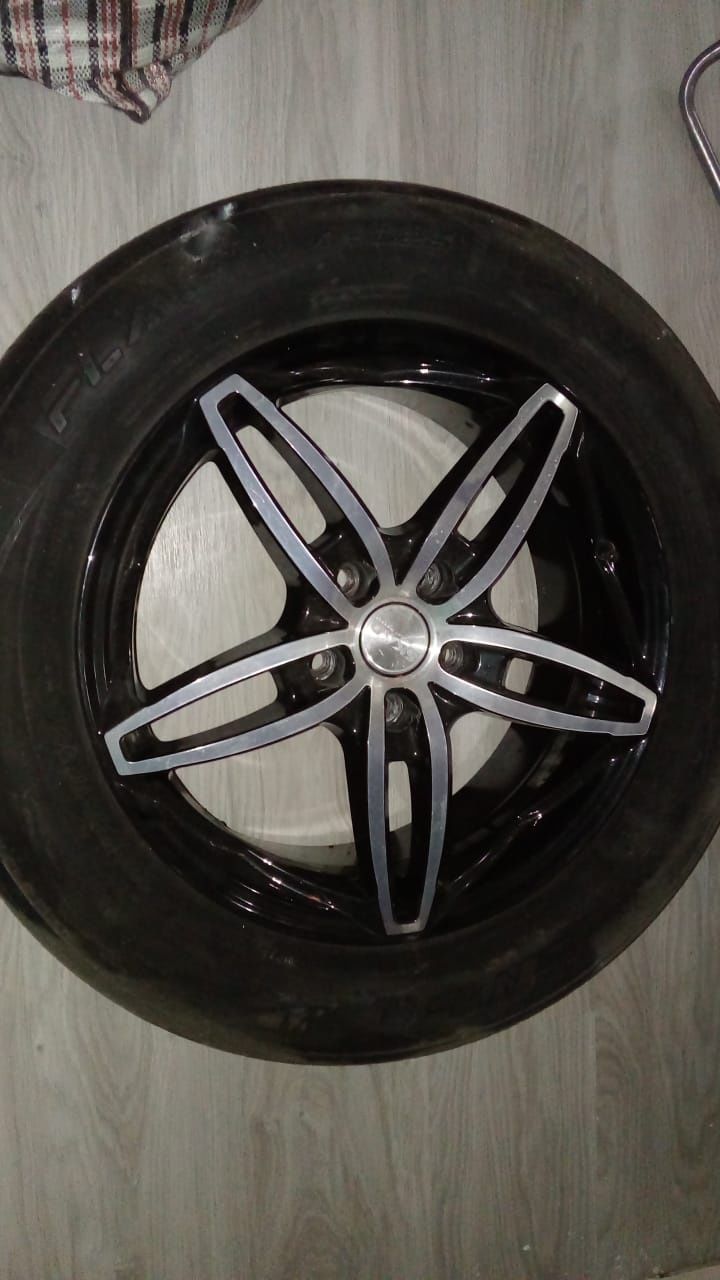 Продам диски с покрышками , новая 225/60R17    150 000