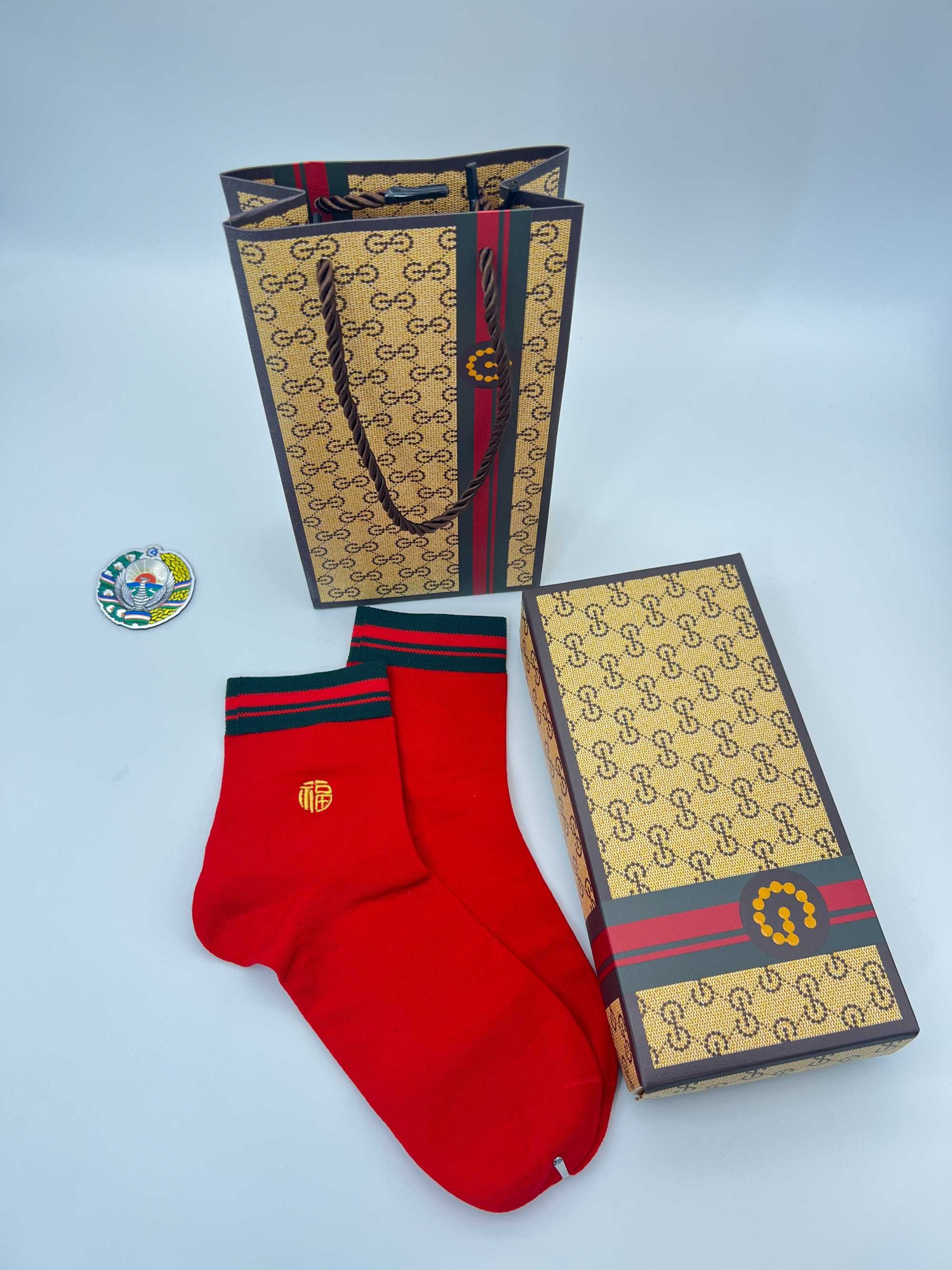 Оригинальны носки от Премиум бренда Gucci  в подарочной коробке.