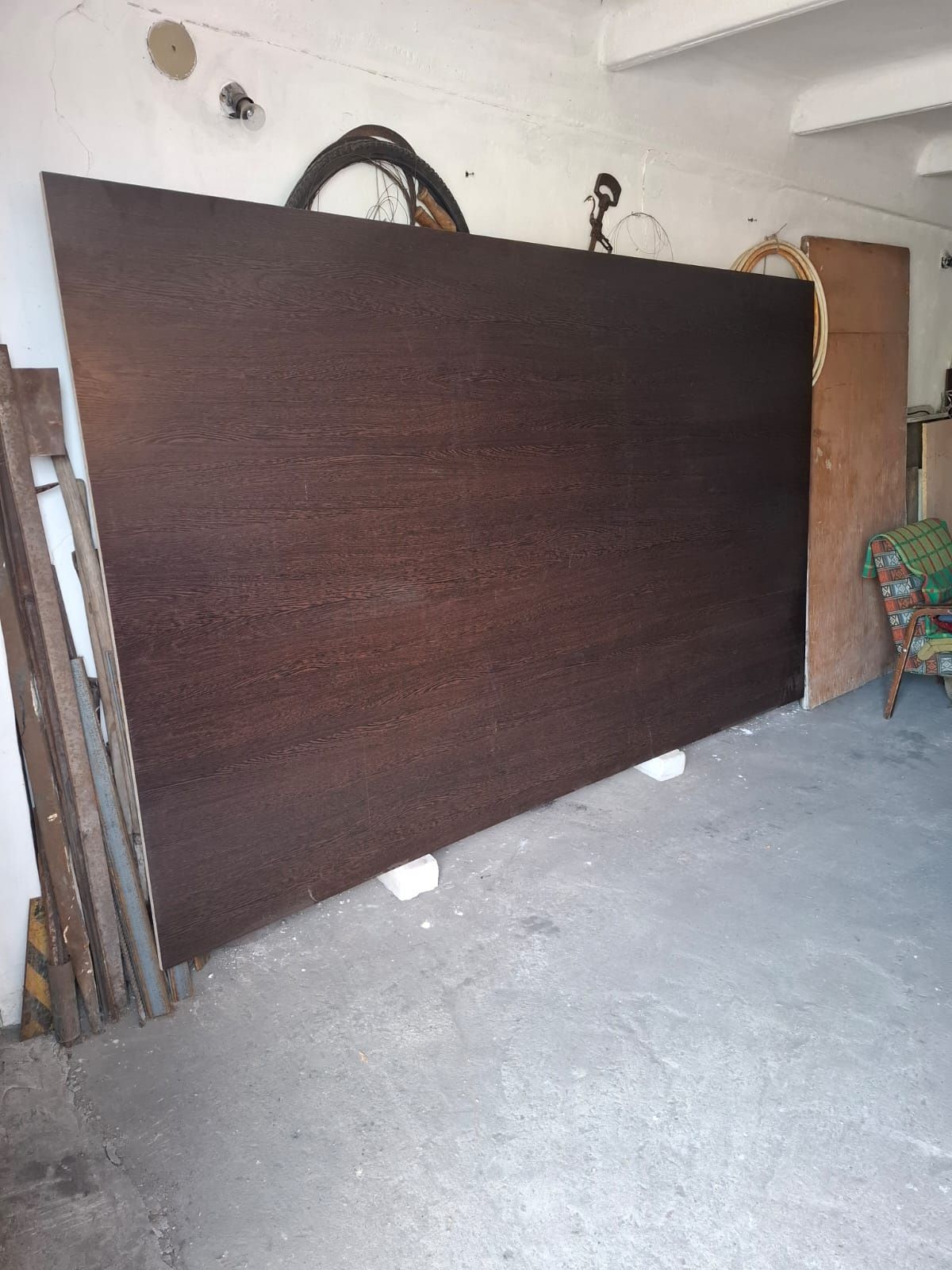 Продам лист ДСП  Венге  размеры 2,74*1,62