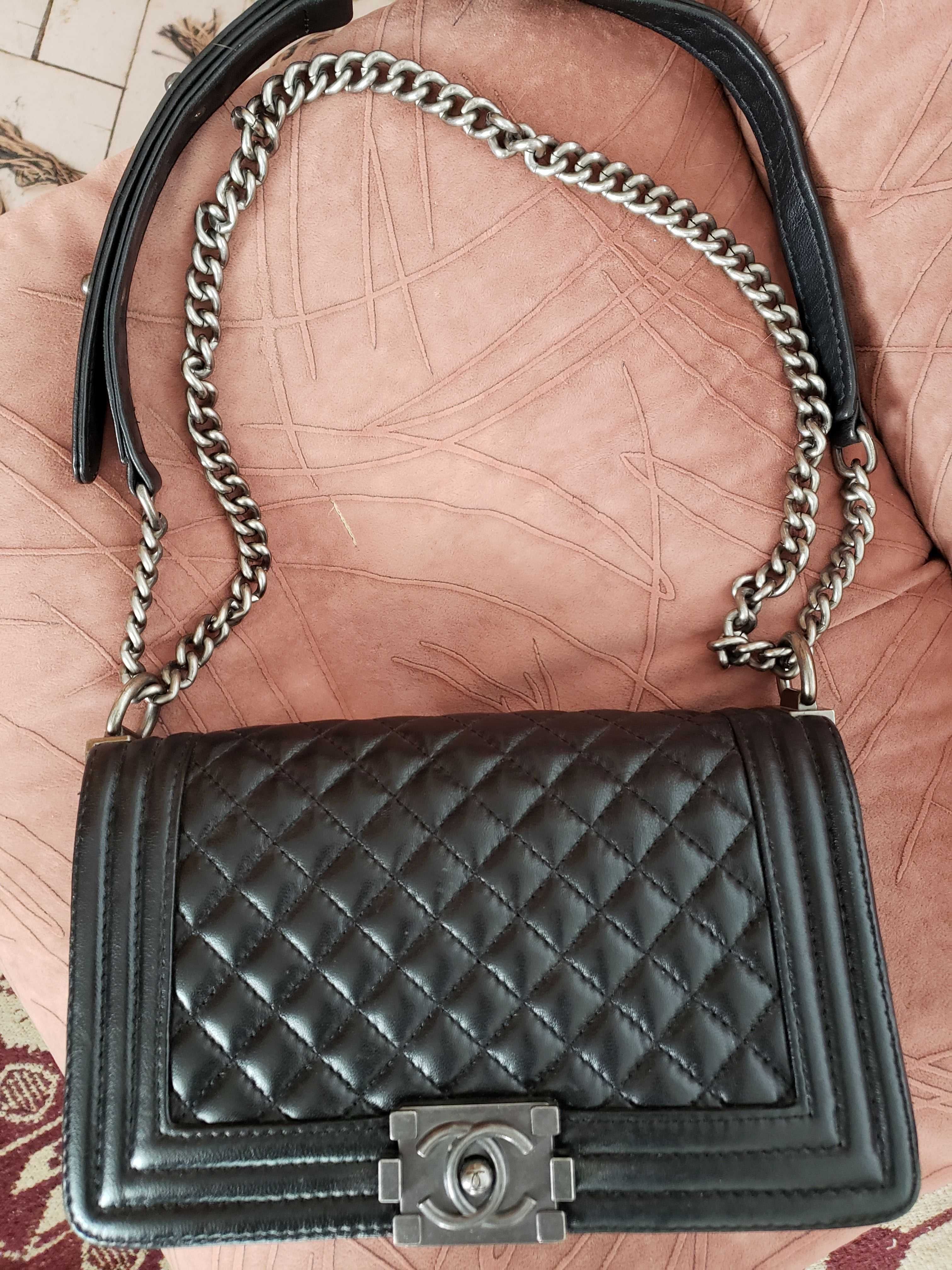 Chanel boy bag, Чанта от естествена кожа