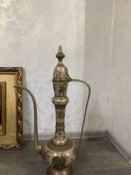 Кувшин в восточном стиле