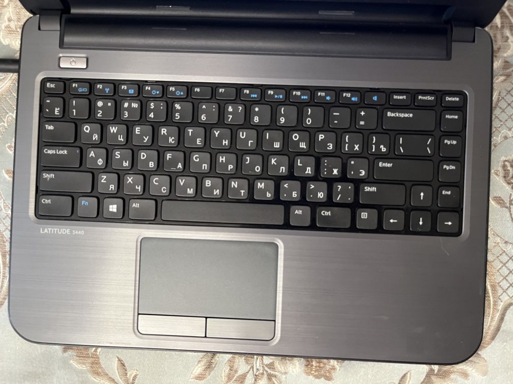Dell e3340. Core i3, 8гб озу, windows 10