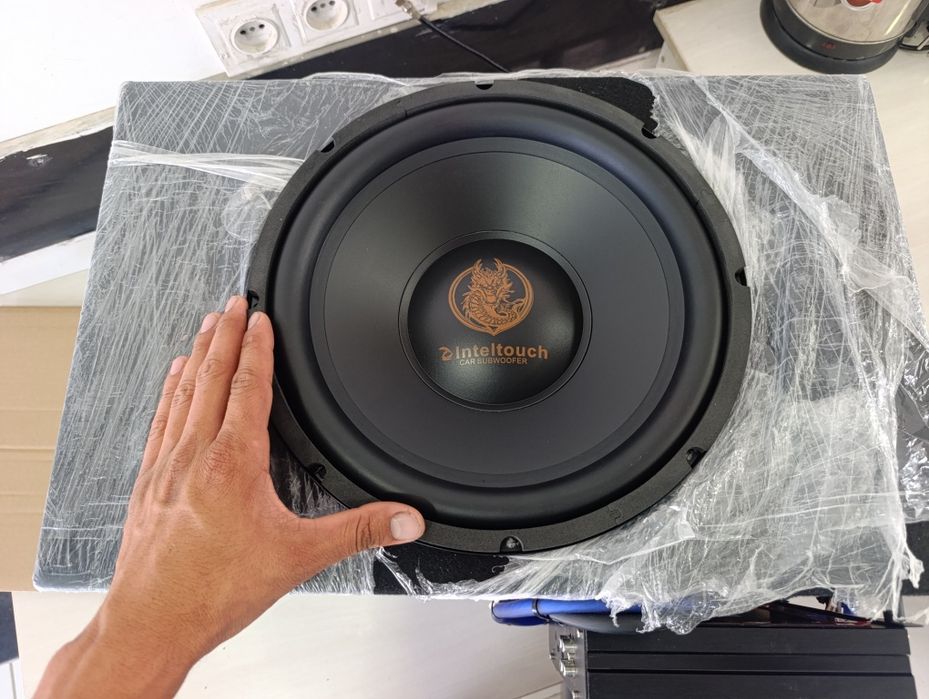 Aparatura audio aksessuarlar sotiladi