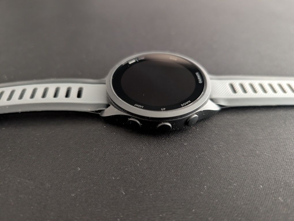 Смарт-часы Garmin Forerunner 165 в отличном состоянии!