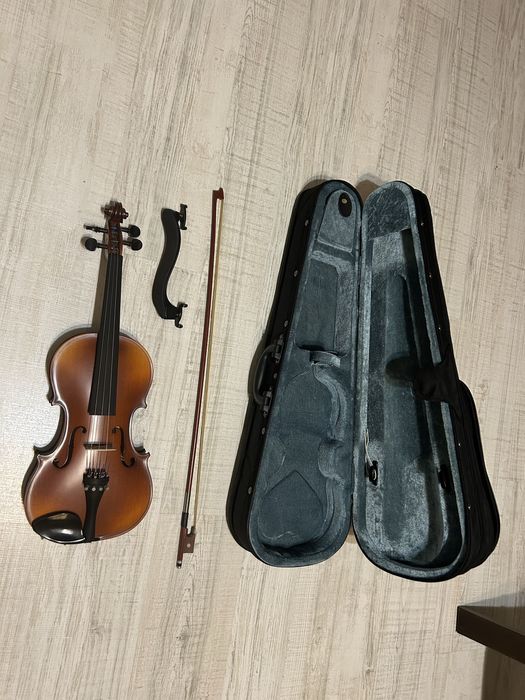 Vioara 4/4 Hora Standard + husa + arcus + contrabarbie + sacaz