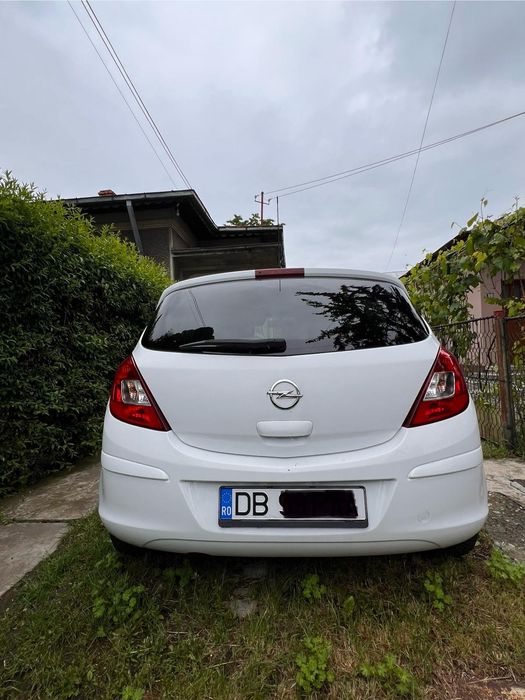 Opel Corsa 2012 benzina +gpl