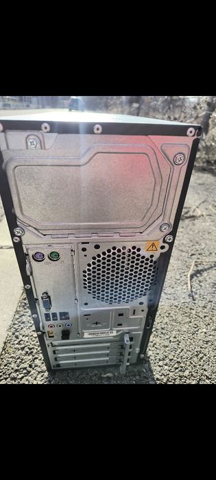 Vând unitate PC de la Lenovo,perfect funcțională la preț bun!