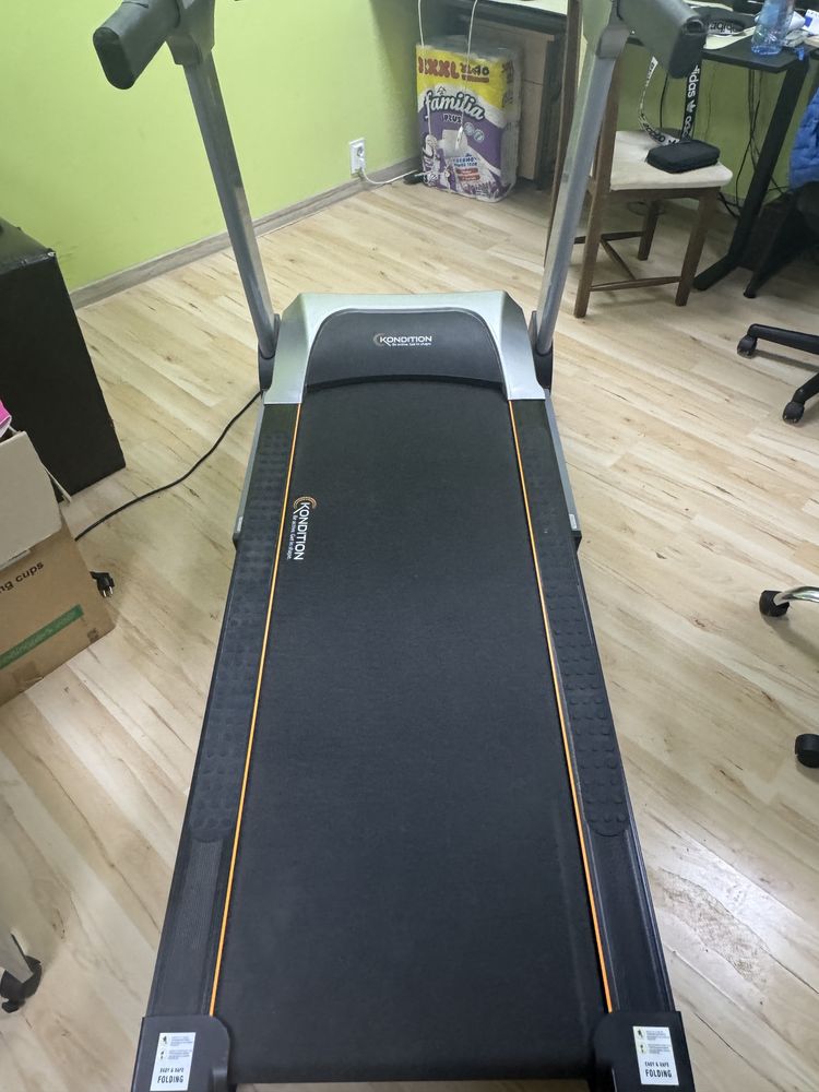 Бягаща пътека Konditio HM-9100 FIT