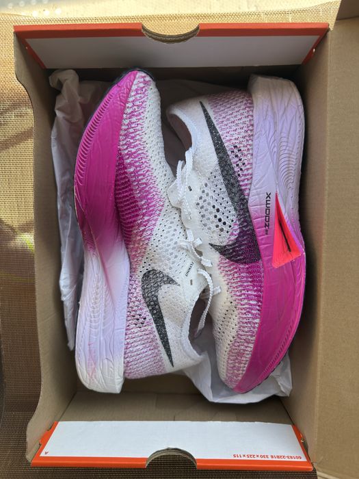 Nike  ZoomX Vaporfly next % 3 , Nike air max 1 ‘86 OG golf