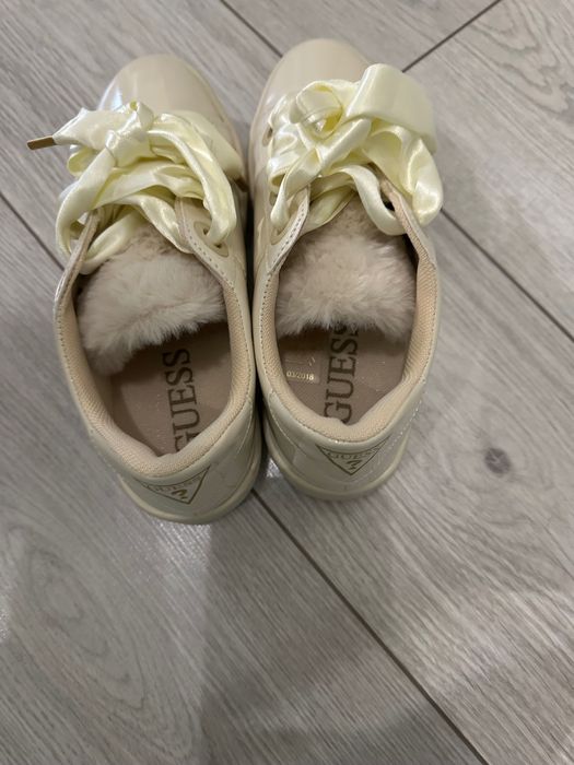 Дамски кецове Guess 38 номер