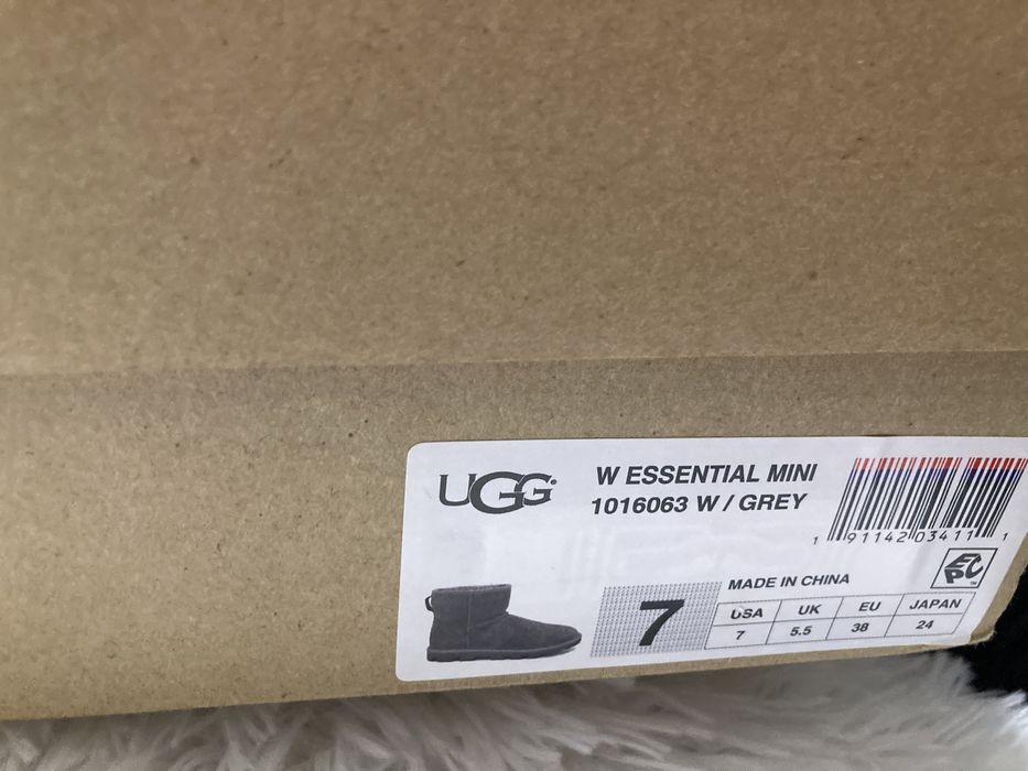 Дамски боти UGG и боти Replay