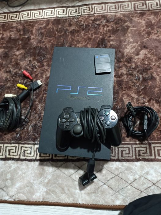 Vând playstation 2, model:scph-50004