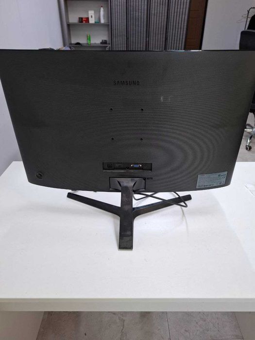 Монитор  Samsung 27"/NA/1920х1080/60Гц/черный (C27R500FHI) изогнутый