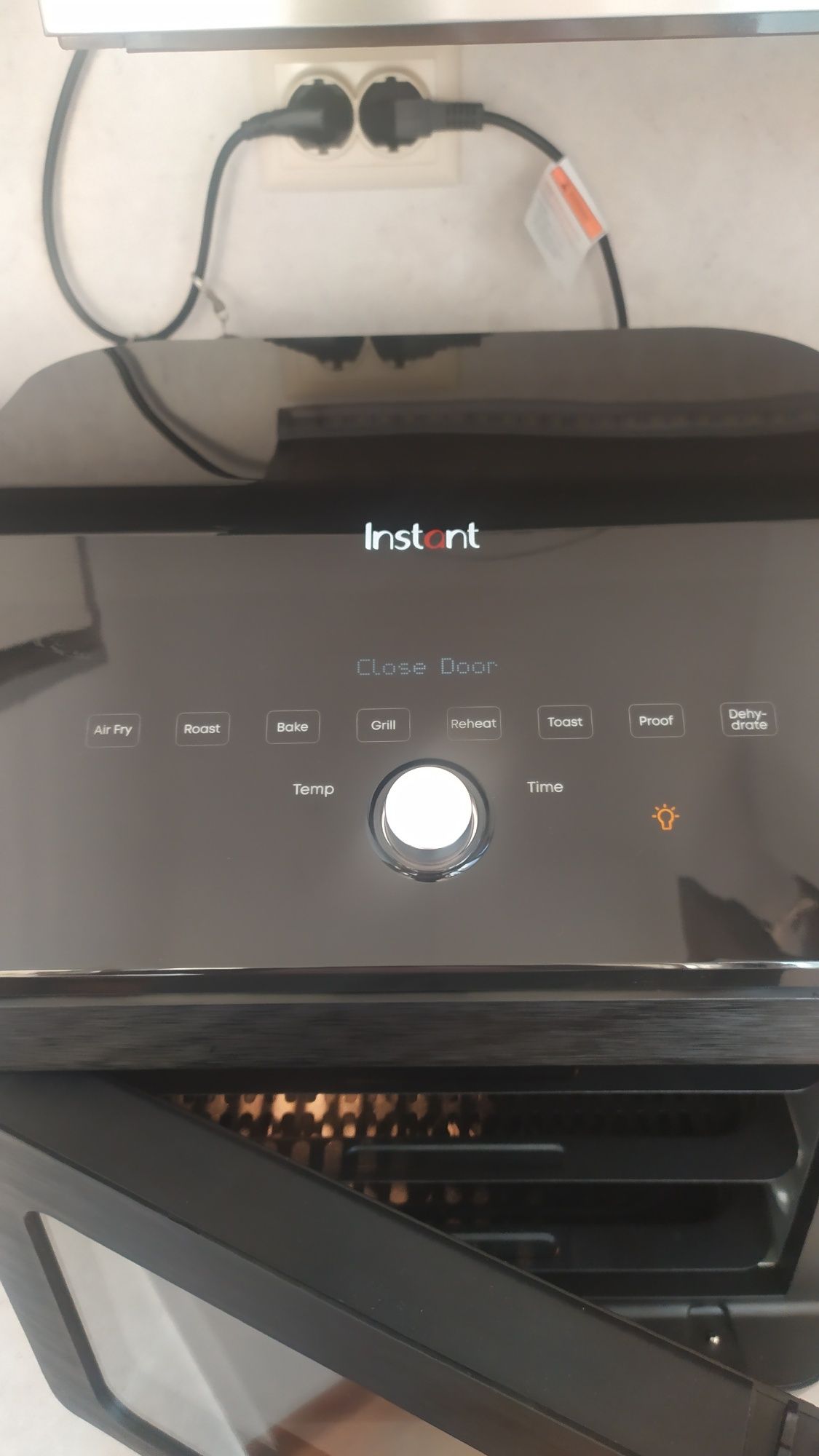 Продавам Instant Vortex Oven
