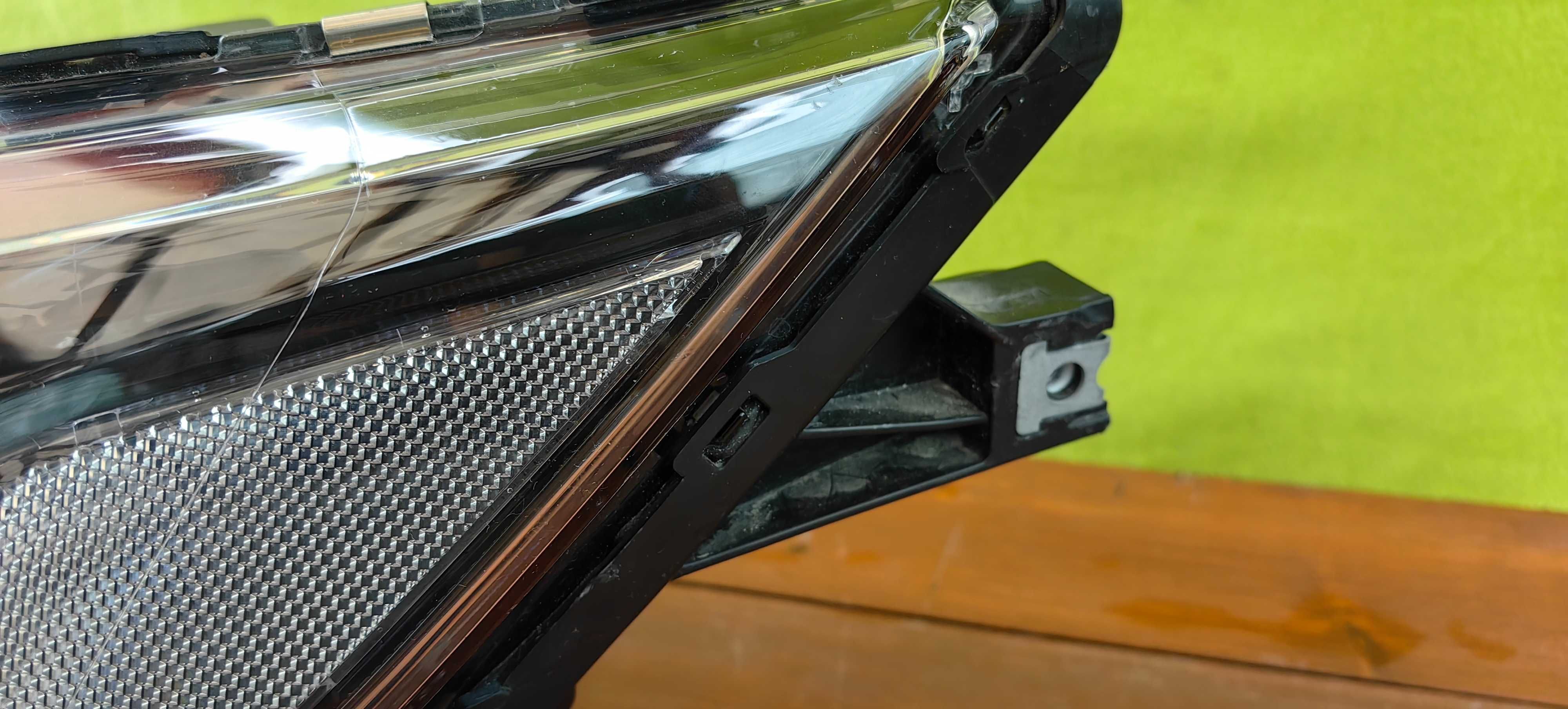 Фар за Mitsubishi Outlander LED III / Митсубиши Аутлендър 3