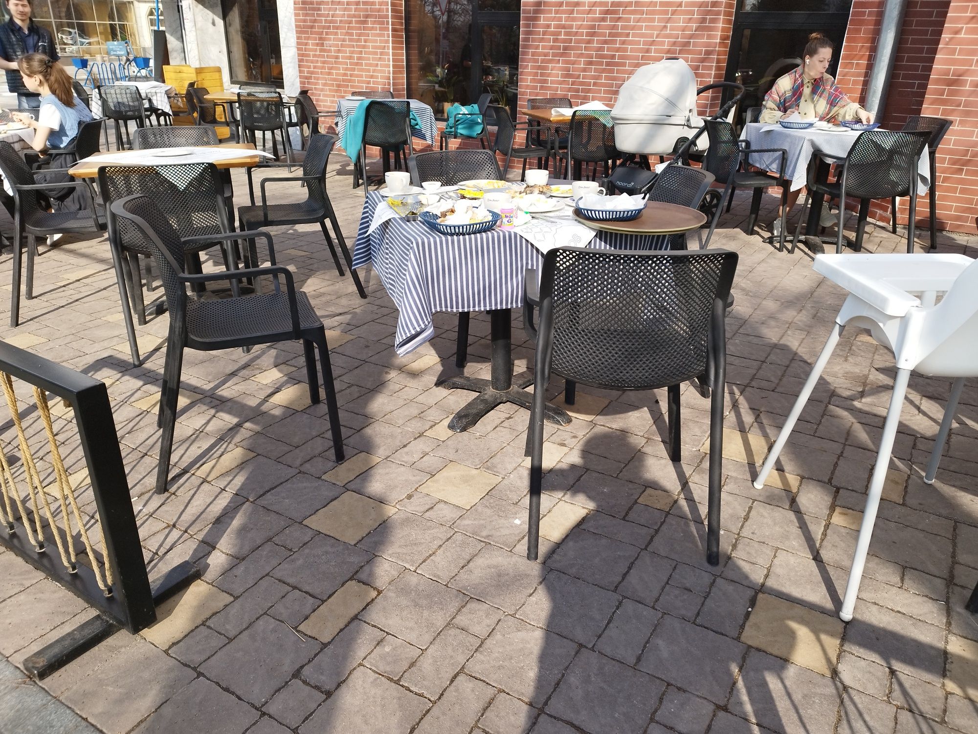 Мебель ,стулья столы для кафе и ресторанов