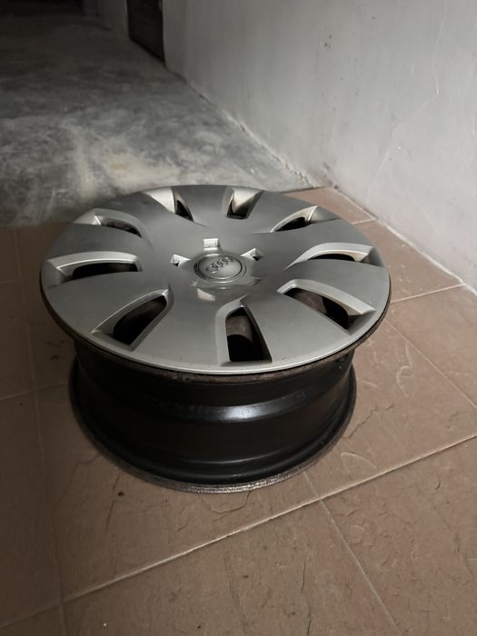 Jante tabla R16 cu capace originale Audi.