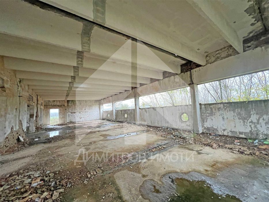 Продава складова база в село Никола Козлево (обл. Шумен).