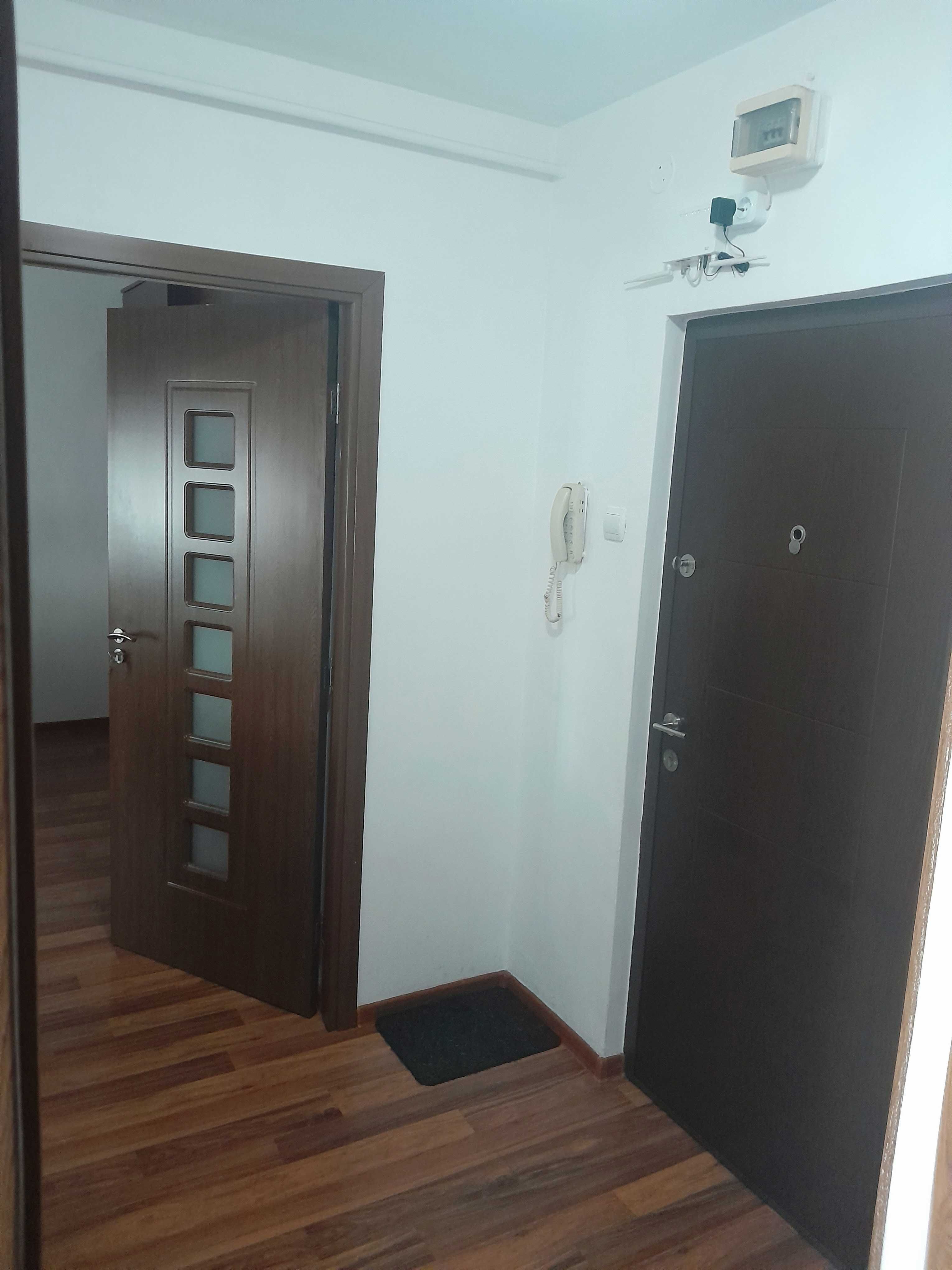 Vând apartament cu 2 camere