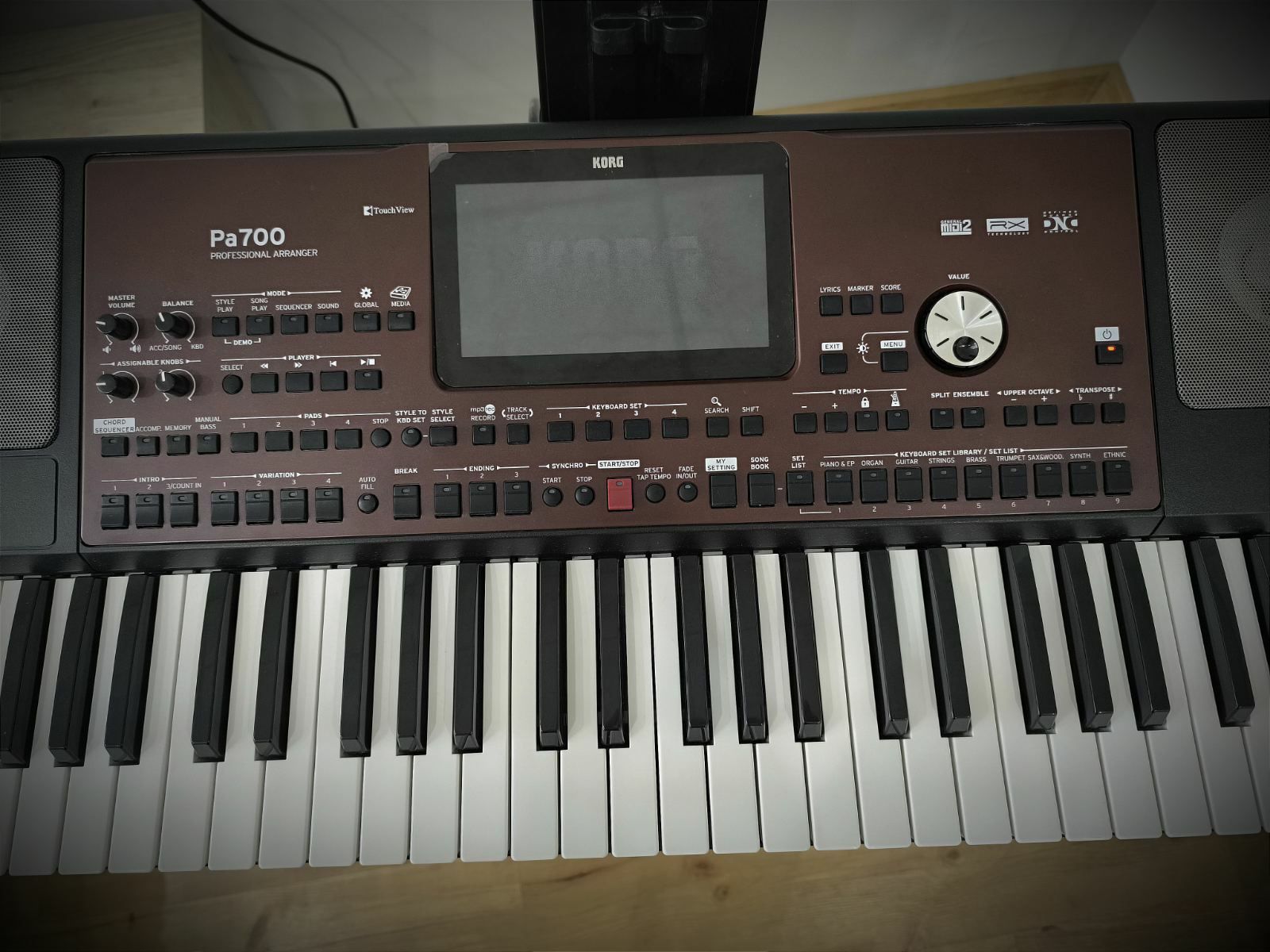 Korg PA700 Корг Па700