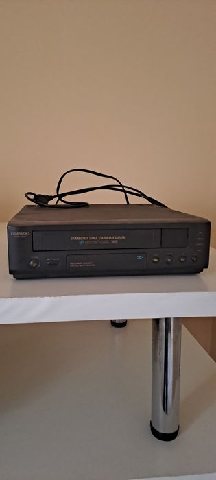 Продам видеомагнитафон б/у