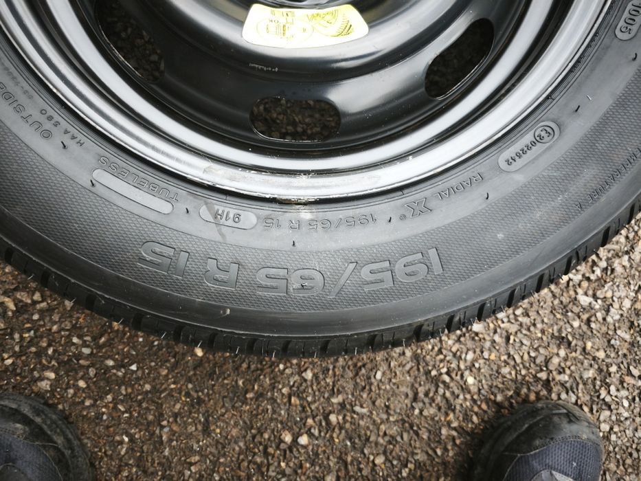 16" и 15" оригинални резервни гуми с джанти за Peugeot/Citroen.