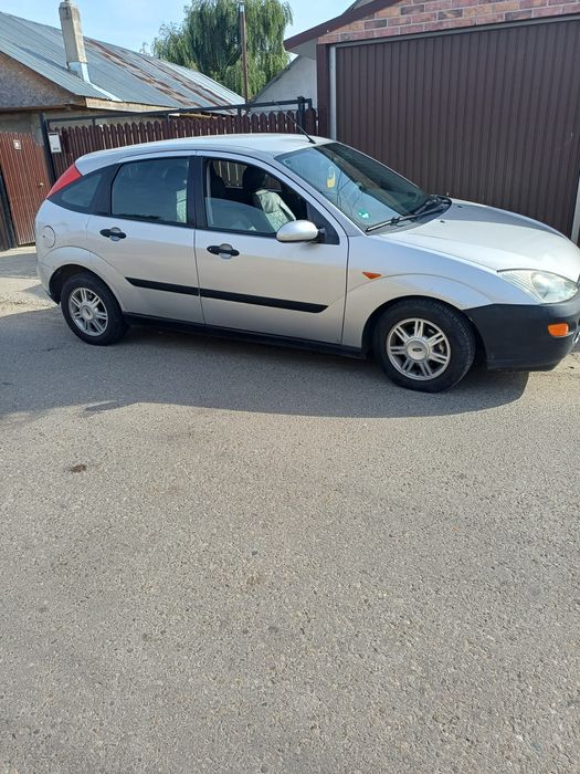 Vând Ford focus 1