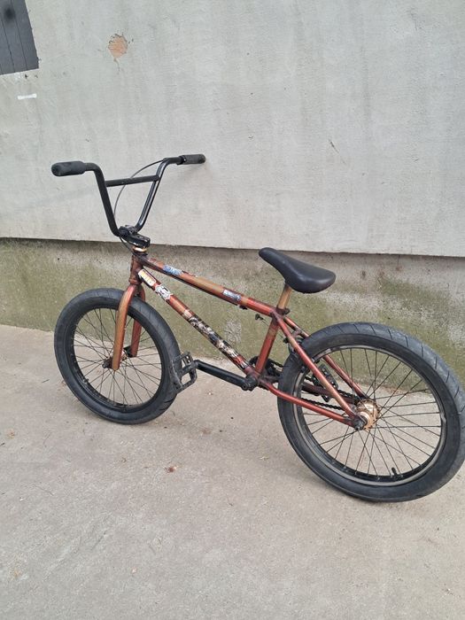 Vând bicicleta bmx