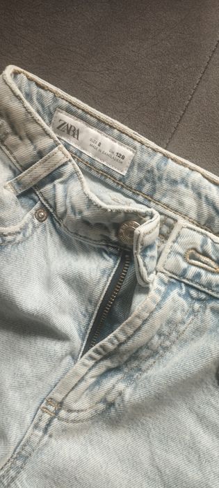 Зара дънки 128 размер цена 10лв.