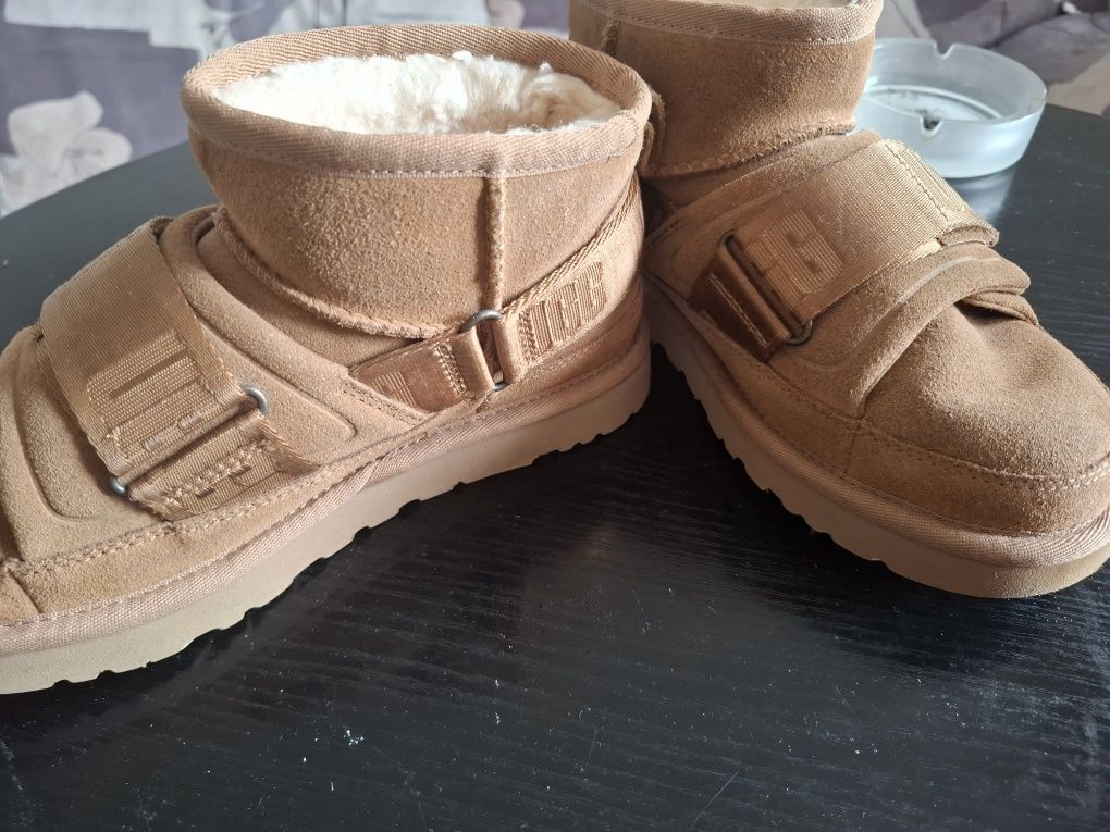 Ghete UGG marimea 36