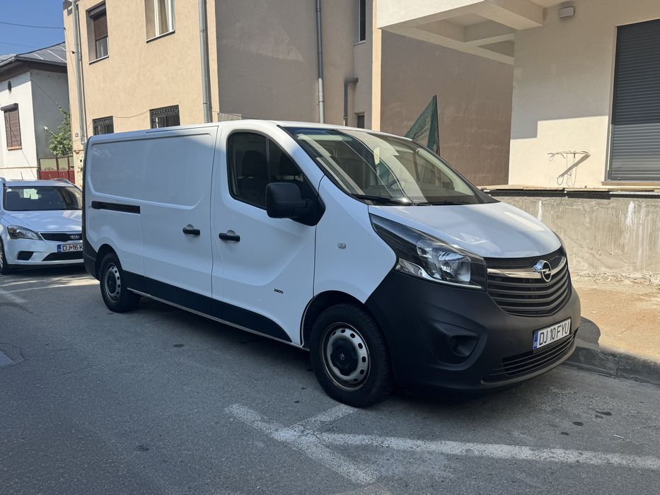 Opel Vivaro 2  long