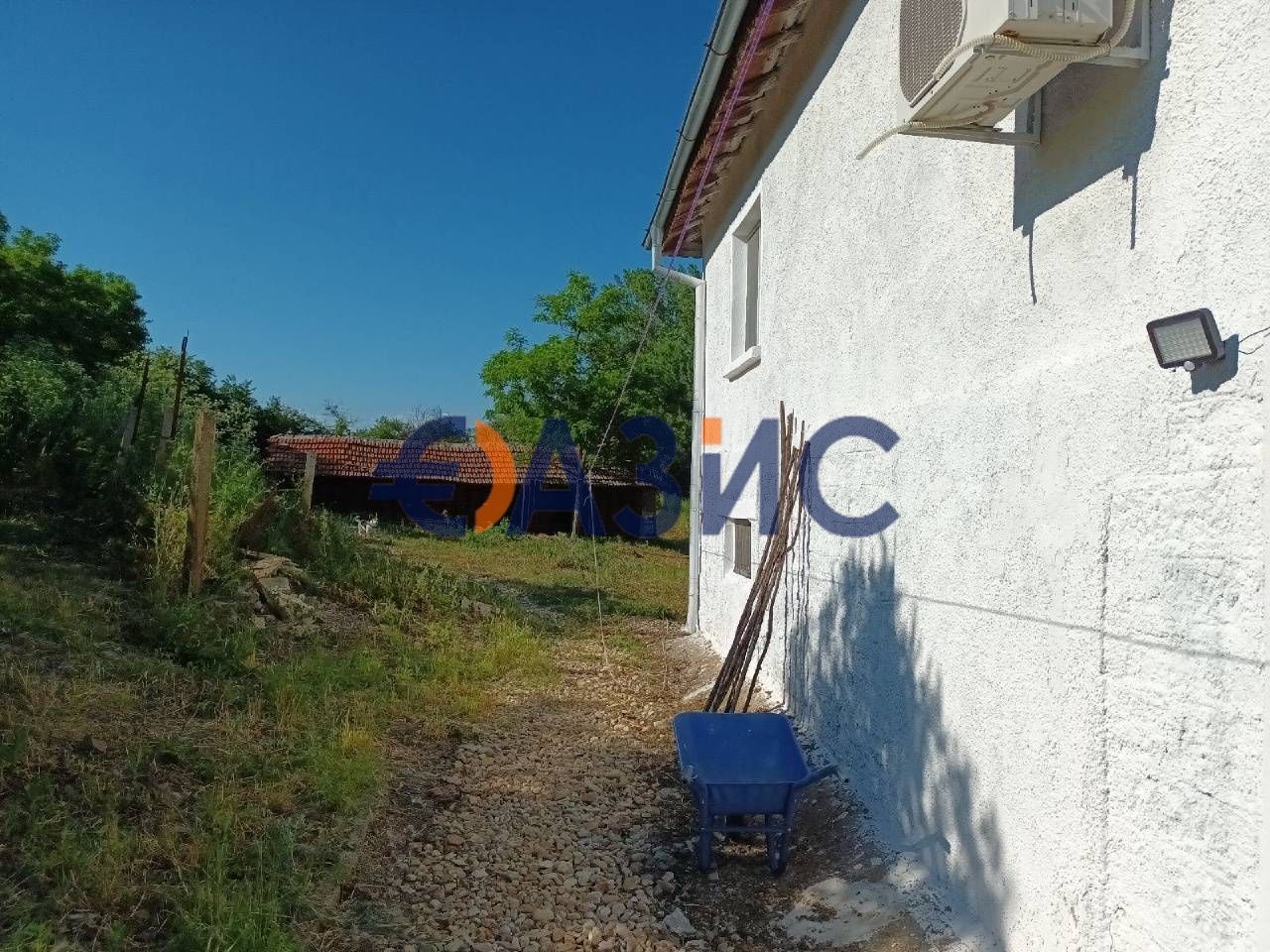 Голяма двуетажна къща в с. Зорница, обл. Бургас, 120 кв. м,