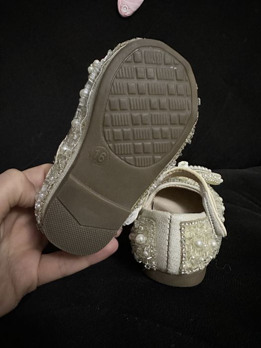 Продаюется туфельки для девочки